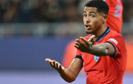 Lương tăng 20 lần, Colwill vẫn thua 12 người tại Chelsea