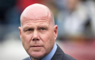Brad Friedel chê bai động thái chuyển nhượng của cầu thủ Arsenal