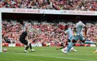 Nhanh như chớp, cựu sao M.U xé toạc hàng thủ Arsenal