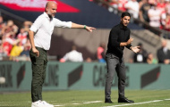 Man City bắn 1 tên trúng 2 đích khiến Arsenal vỡ mộng