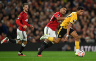 Man United toang quá toang