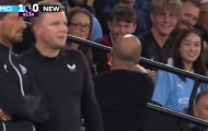 Pep nổi quạu đầy hài hước với CĐV Man City