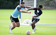 Viện binh tái xuất; Caicedo phản ứng cực cháy trên sân tập Chelsea