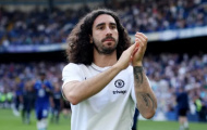 M.U nhắm Cucurella, Darren Bent ngăn cản
