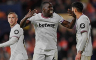 Vượt mặt tân binh, West Ham đánh chiếm ngôi đầu với thành tích bất bại