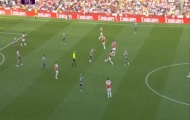Marcus Rashford gây sốc với pha xử lý tệ hại