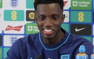 Lần đầu lên tuyển Anh, Nketiah vui nhộn nói về Kane