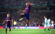 2 tân binh nổ súng, Barca hủy diệt Real Betis