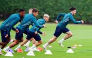 Dàn sao Arsenal tươi cười; Thái độ của Ramsdale với Raya