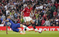 'Cậu ấy ở Man Utd 8 năm và thậm chí chưa ghi được 100 bàn'