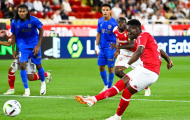 Balogun hóa thảm họa, HLV Monaco nhận xét thẳng thắn