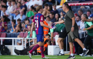 Frenkie de Jong khập khiễng rời sân, Xavi lo lắng