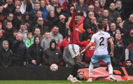 Mike Dean nhận định tình huống M.U không được hưởng penalty