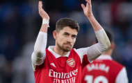 Barcelona tăm tia tiền vệ Arsenal