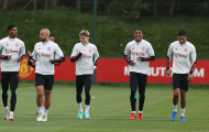 Bất ngờ Amrabat; 2 viện binh cực chất xuất hiện trên sân tập Man Utd