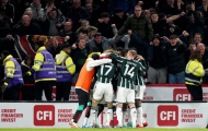 Ăn mừng cuồng nhiệt, dàn sao Man Utd suýt gặp rắc rối