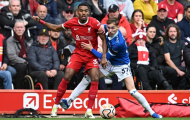 Tân binh Liverpool lộ điểm yếu lớn 