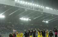 Newcastle thua đau Dortmund, bảng F căng như dây đàn