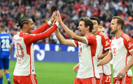 Neuer tái xuất, Bayern hủy diệt 8 bàn trong thế còn 10 người