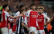 2 pha bóng 'châm ngòi' sự căng thẳng ở trận Newcastle - Arsenal