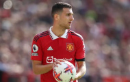 Paul Scholes than phiền về Diogo Dalot