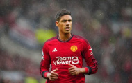 Ten Hag phản ứng về mối quan hệ đổ vỡ với Varane