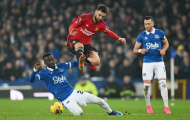 Everton thảm bại, 'kẻ thay thế Varane' vẫn gây ấn tượng trước M.U