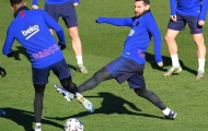 Todibo: 'Họ không cho phép chúng tôi chạm vào Messi'