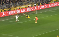 Toàn cảnh pha cứu thua kinh điển, Mbappe phải ôm đầu chào thua