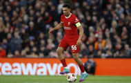 Ưu và nhược điểm khi Alexander-Arnold chơi ở vị trí lai