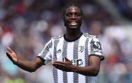 Samuel Iling-Junior khiến 3 đội bóng tại EPL tranh giành