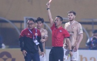 Hùng hổ với trọng tài, HLV CAHN đối diện nguy cơ nghỉ 8 trận