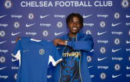 Vừa ra mắt, Romeo Lavia lại 'báo' Chelsea