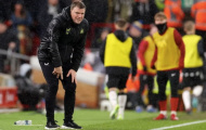 Eddie Howe phải tìm cách trở lại sau thất bại thảm hại ở Anfield