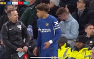 Phấn khích vì trận ra mắt, sao trẻ Chelsea hành động hài hước