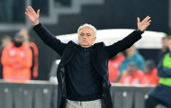Jose Mourinho lĩnh 2 thẻ đỏ liên tiếp