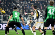 Cú đúp của Vlahovic giúp Juve kém ngôi đầu 2 điểm