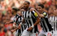 Trụ cột Newcastle lên bàn phẫu thuật