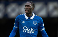 Newcastle muốn mượn Amadou Onana