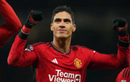 Chia tay Varane, Man Utd thúc đẩy cuộc cách mạng hàng thủ