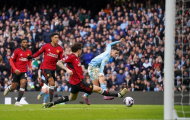 Gary Neville: 'Một tài năng đặc biệt'