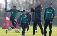Rashford gây trầm trồ; Hình ảnh bất ngờ ở sân tập M.U sau khi thua liểng xiểng
