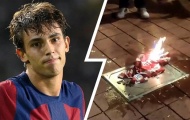CĐV Atletico đốt áo, nhổ nước bọt vào tên Felix