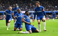 Toàn đội Chelsea 'hứng rìu' cho Sterling
