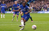 Chelsea giữ 'bom xịt', bán Sterling 
