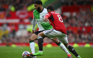 Joe Gomez 'khiêu khích' Manchester United