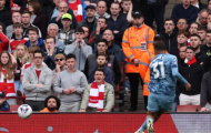 Neville: Khoảnh khắc kết liễu Arsenal