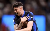 Inter áp sát danh hiệu lịch sử; Hậu vệ Roma đột quỵ trên sân