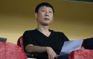 Xem V-League, HLV Kim sang-sik đau đầu vì 2 điều