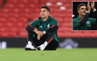 Hai cầu thủ cùng lúc vẫy tay tạm biệt M.U; Varane lấy nước mắt